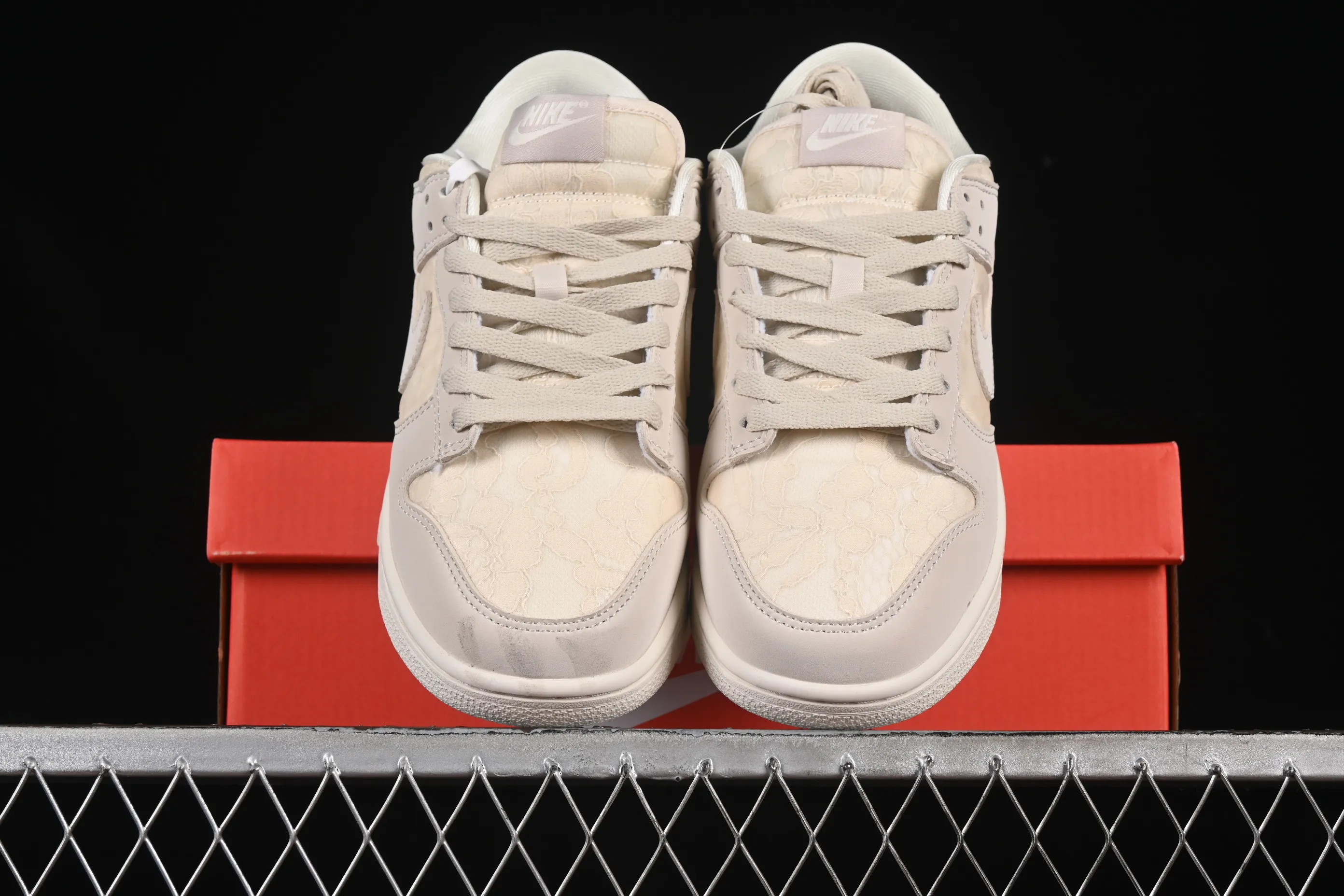 All Categories Nk SB Dunk Series Nk SB Dunk Low Low-top sneakers Nike SB Dunk Low "Light Orewood Brown" Hidden girl low-top casual sneakers HJ5870-100